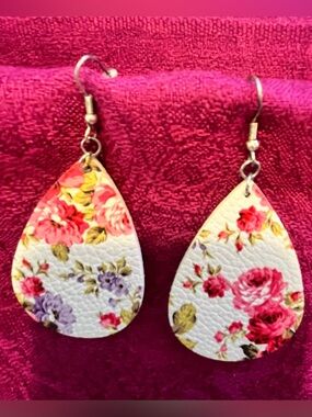 Floral White Teardrop Leatherette Earrings - Women Jewelry